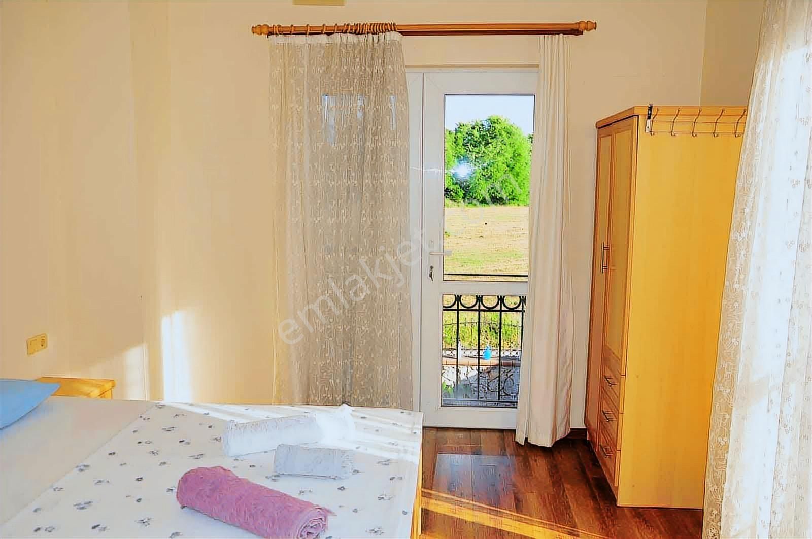 Fethiye Yanıklar'da Site İçinde Eşyalı Kiralık 4+1 Müstail Villa - Görsel 14