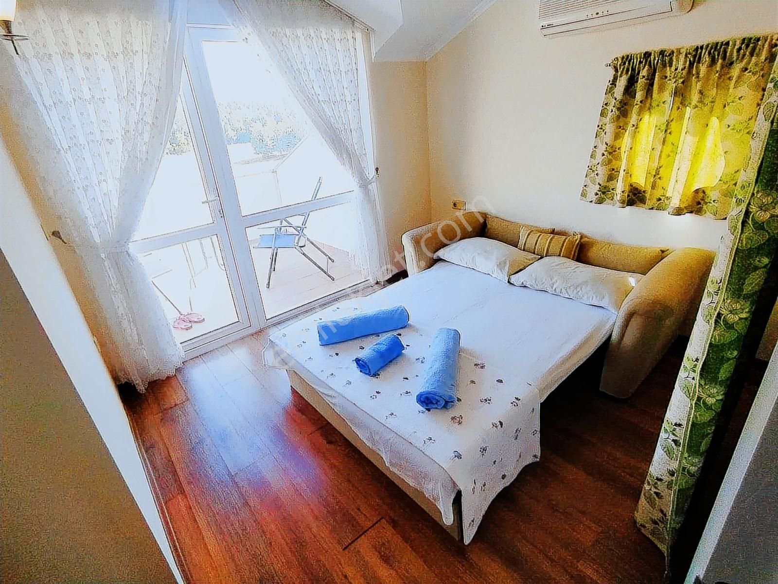 Fethiye Yanıklar'da Site İçinde Eşyalı Kiralık 4+1 Müstail Villa - Görsel 4