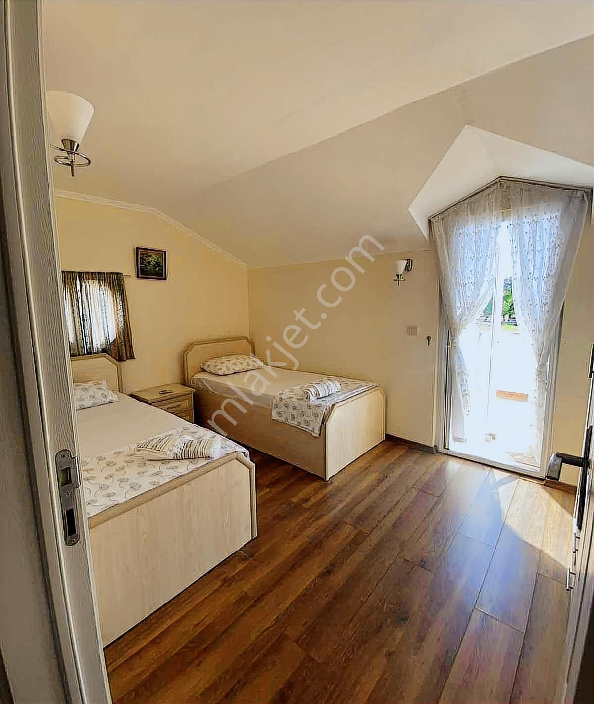 Fethiye Yanıklar'da Site İçinde Eşyalı Kiralık 4+1 Müstail Villa - Görsel 18