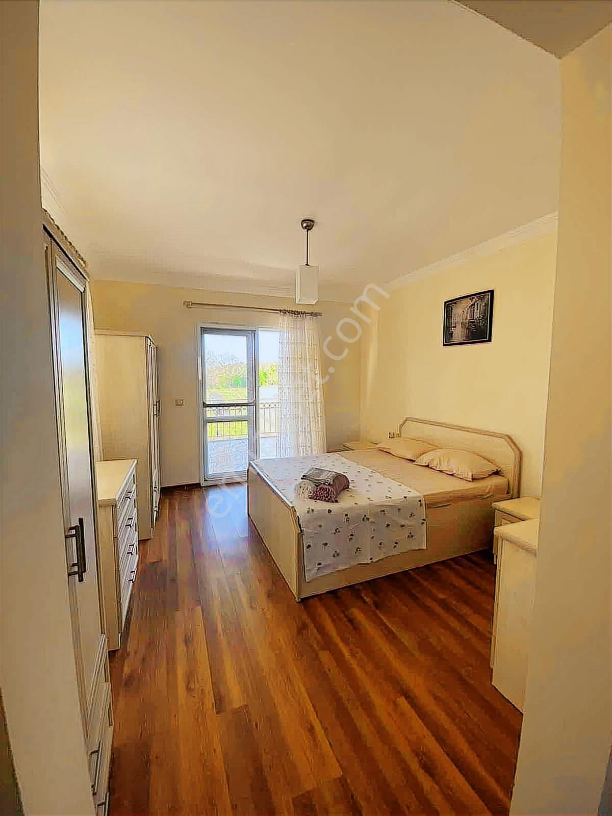 Fethiye Yanıklar'da Site İçinde Eşyalı Kiralık 4+1 Müstail Villa - Görsel 3