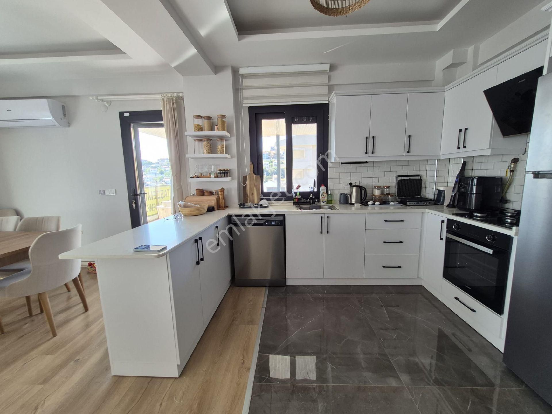 Yeni Foça Da Deniz Manzaralı Havuzlu 330 M² 5+1 Satılık Villa - Görsel 12