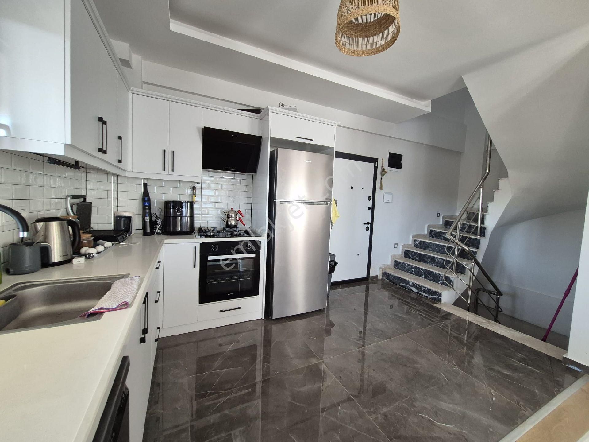 Yeni Foça Da Deniz Manzaralı Havuzlu 330 M² 5+1 Satılık Villa - Görsel 9