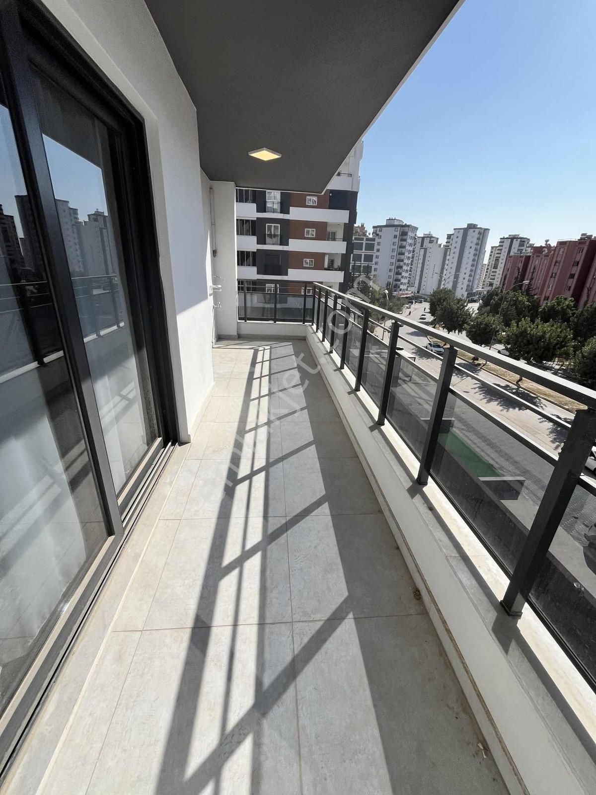 Gültepe'de Yatay Mimari Full Donatılı Lüx 3+1 Rezidans Dairesi - Görsel 16