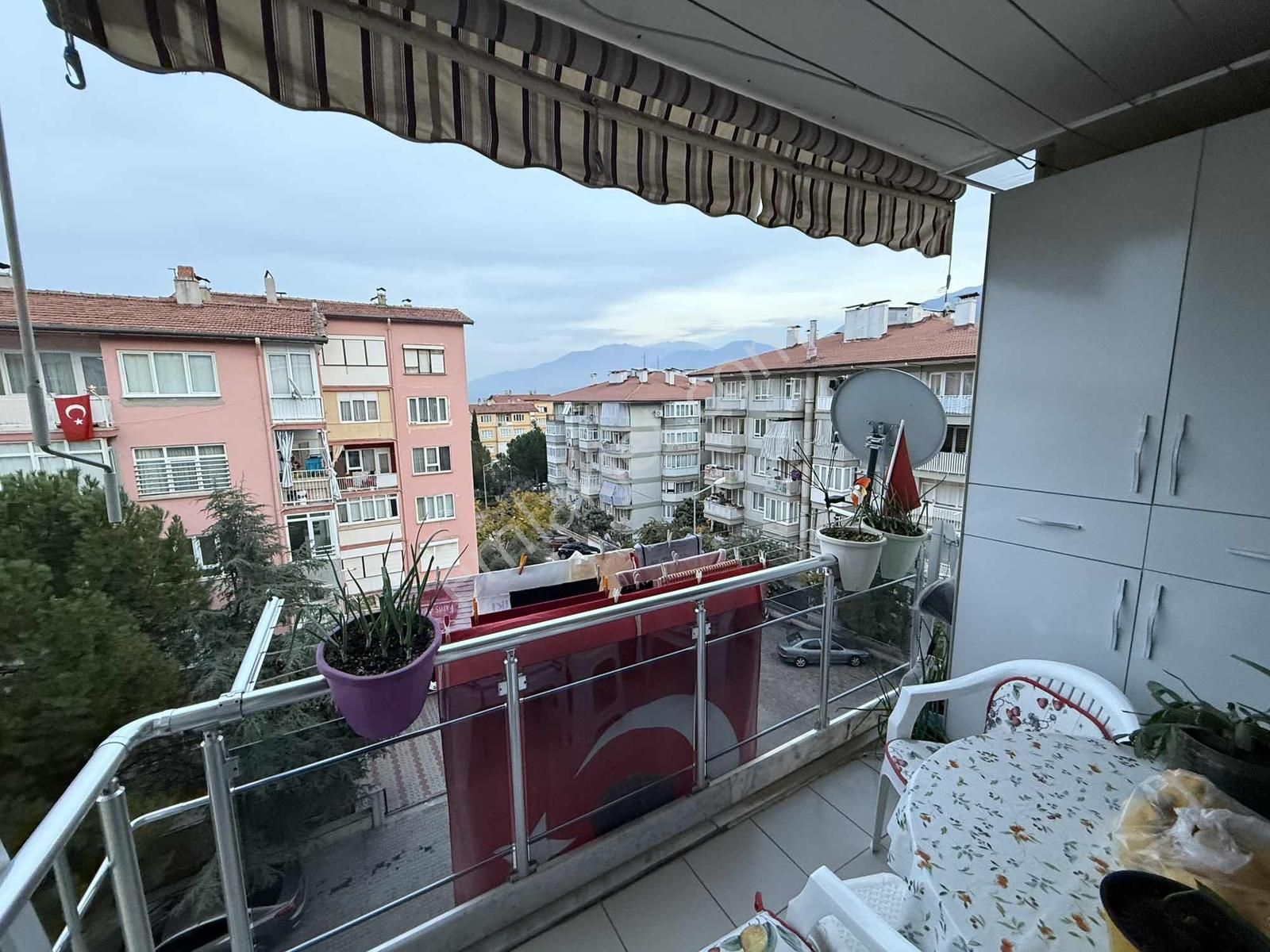 Çamlık Ak Evler Sitesinde Satılık Ara Kat 3+1 Daire - Görsel 2