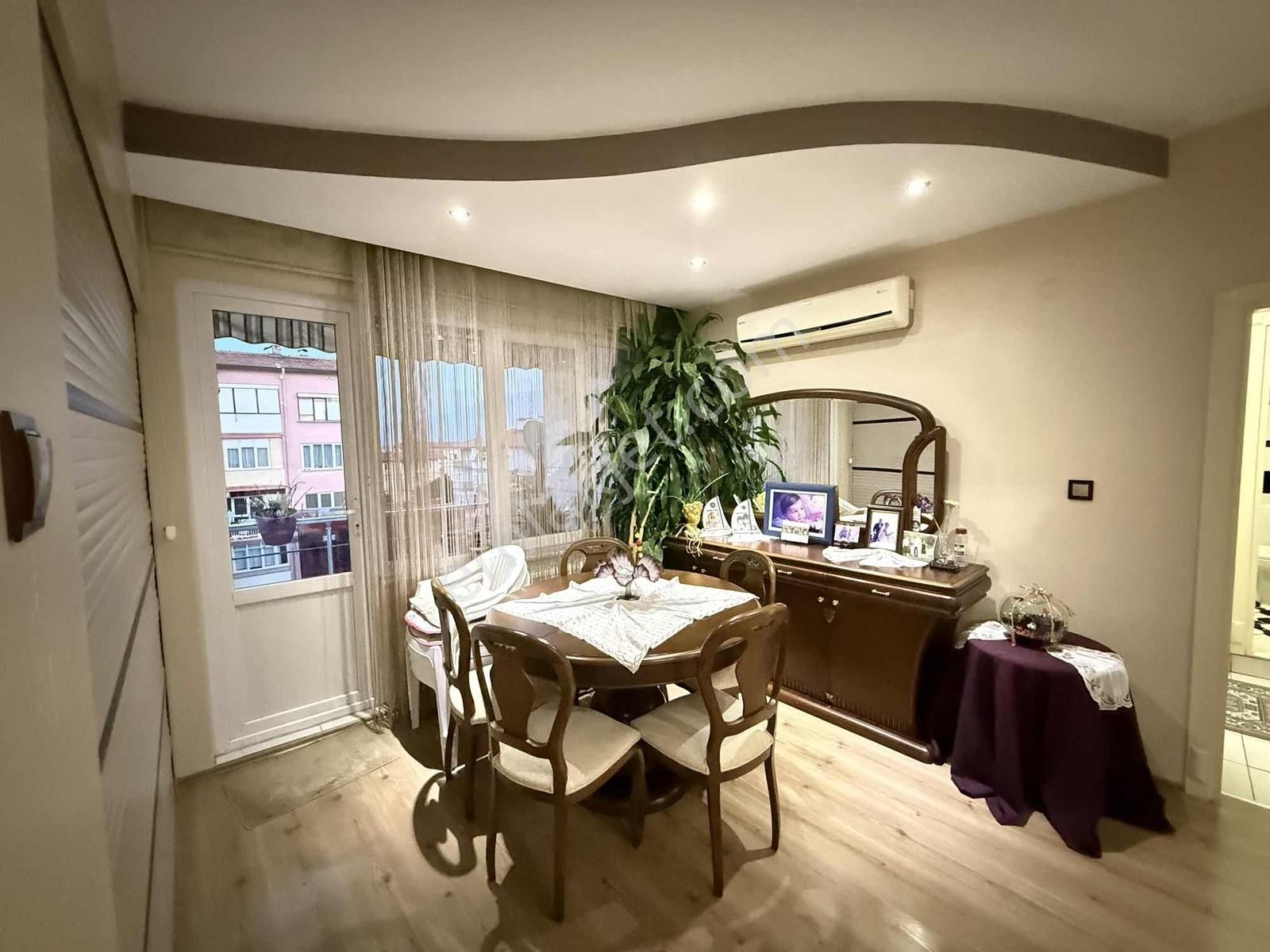 Çamlık Ak Evler Sitesinde Satılık Ara Kat 3+1 Daire - Görsel 10