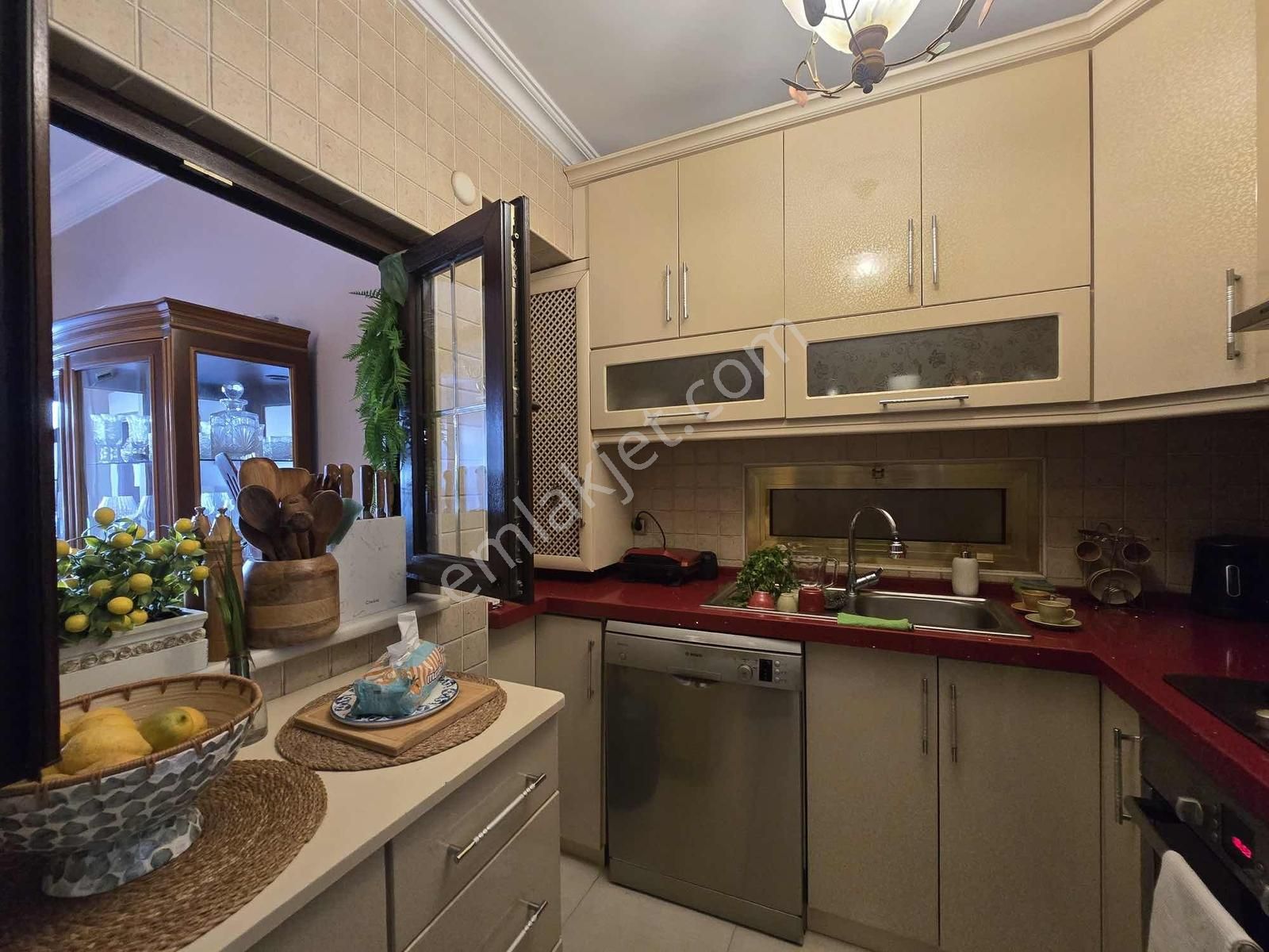 Bakırköy Cevizlikte Meydana Yakın 1.kat 3+1 120m2 Ön Cephe - Görsel 18