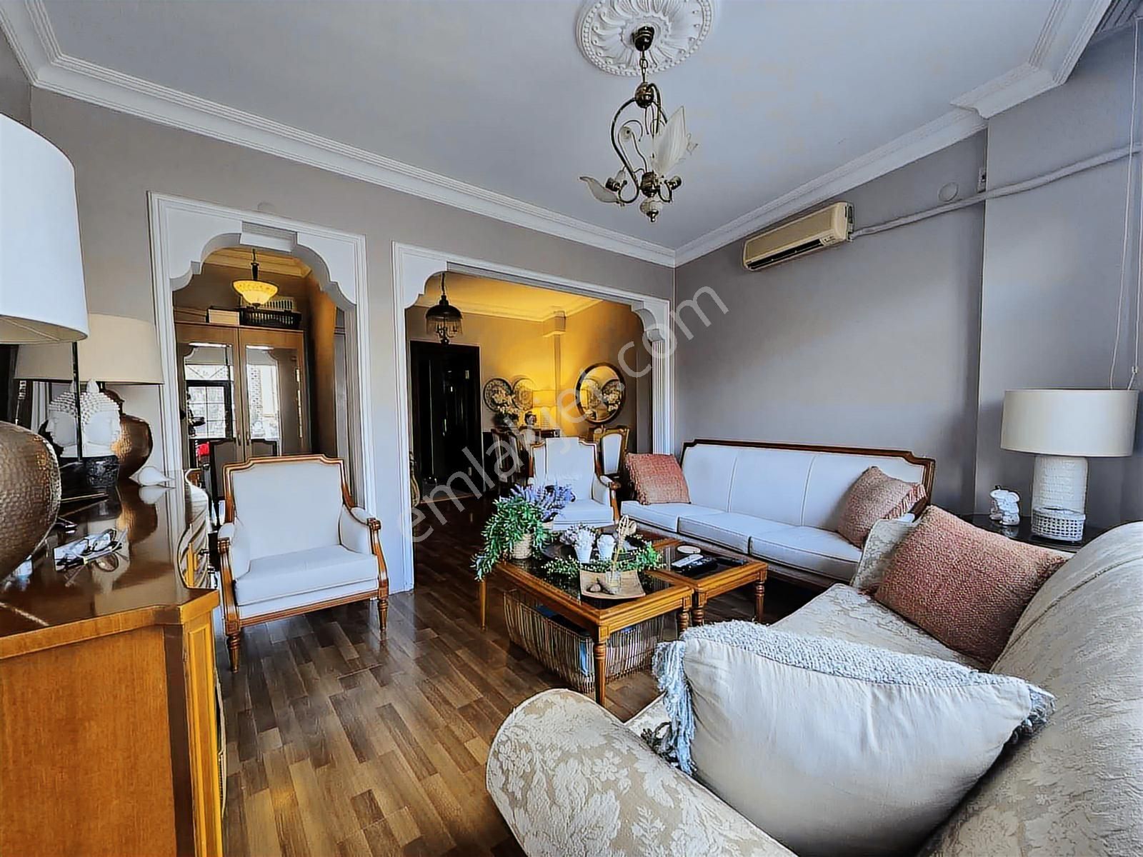 Bakırköy Cevizlikte Meydana Yakın 1.kat 3+1 120m2 Ön Cephe - Görsel 6