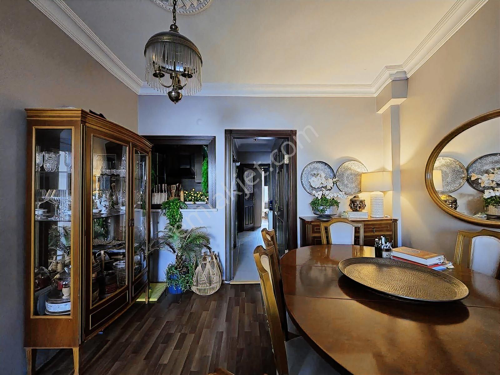 Bakırköy Cevizlikte Meydana Yakın 1.kat 3+1 120m2 Ön Cephe - Görsel 14