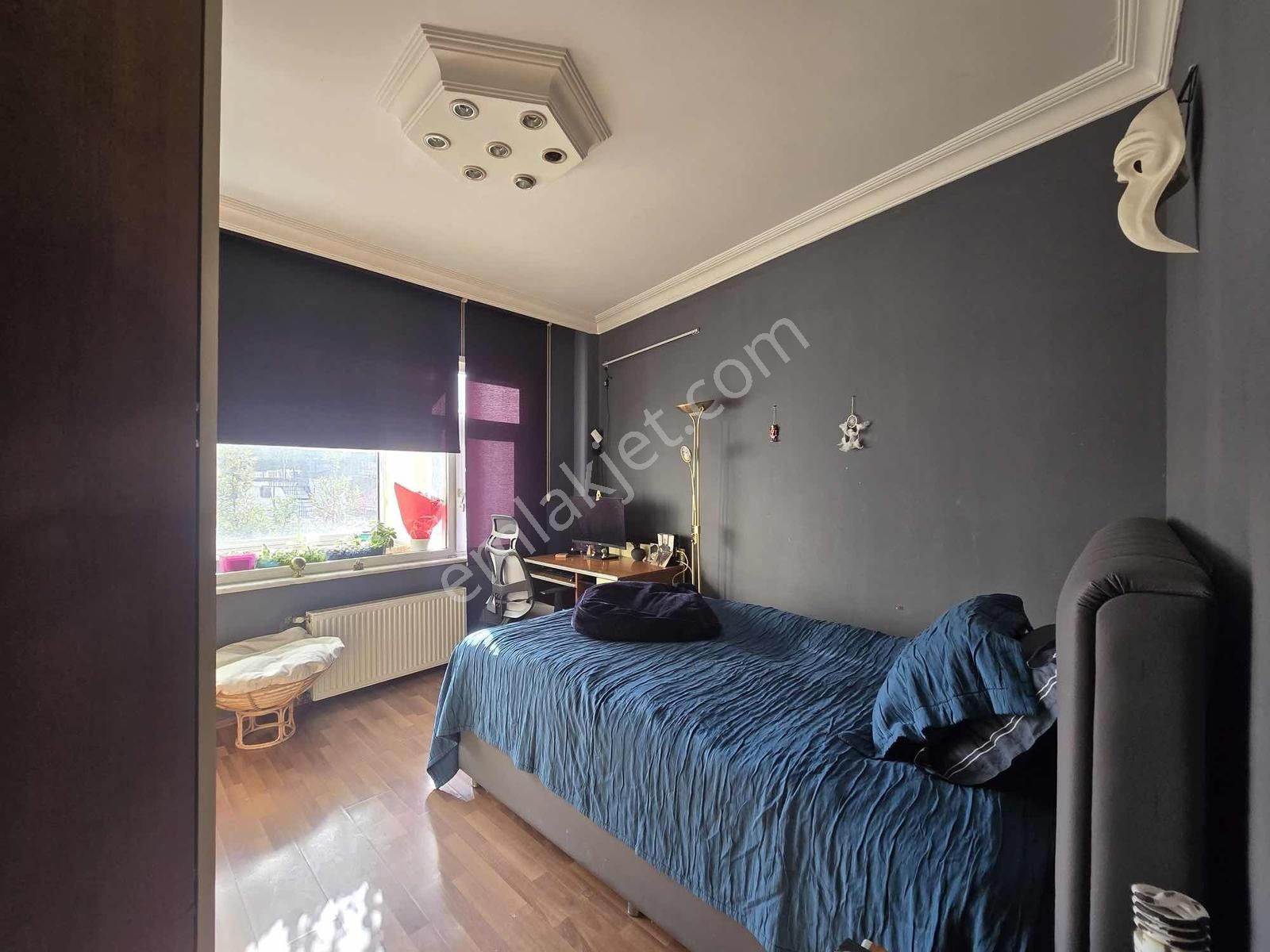 Bakırköy Cevizlikte Meydana Yakın 1.kat 3+1 120m2 Ön Cephe - Görsel 10