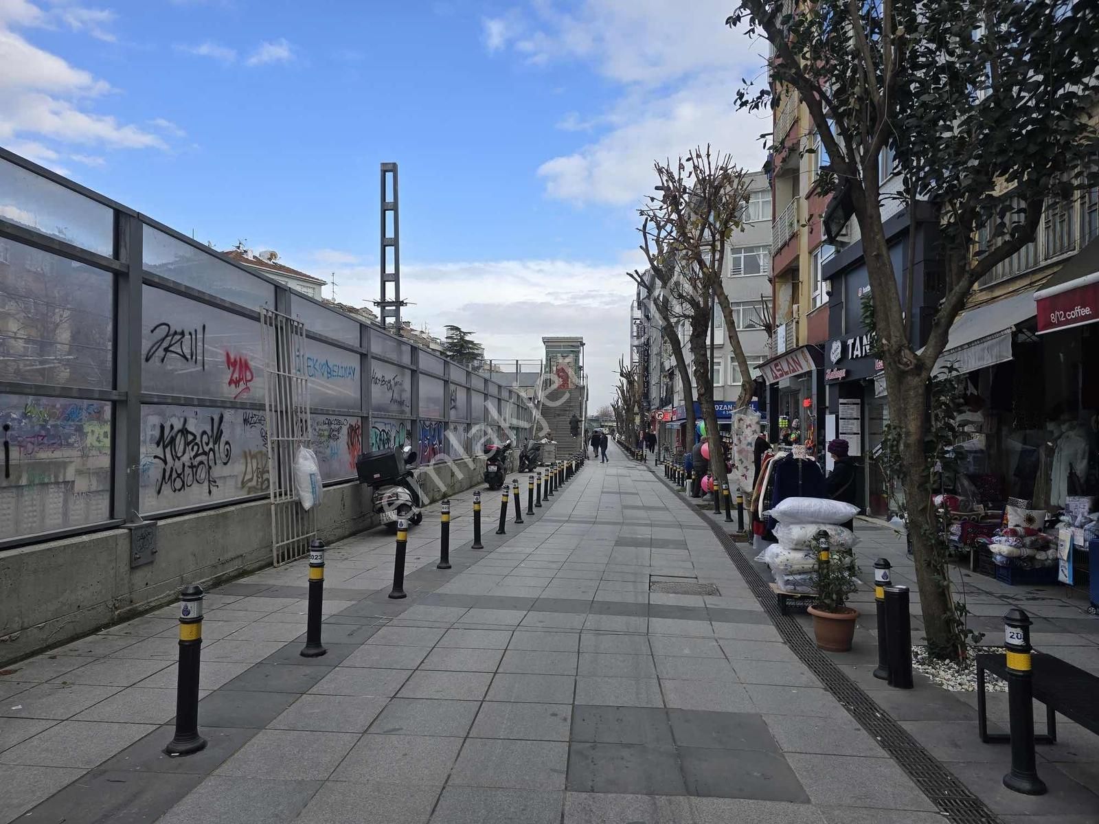 Bakırköy Cevizlikte Meydana Yakın 1.kat 3+1 120m2 Ön Cephe - Görsel 25