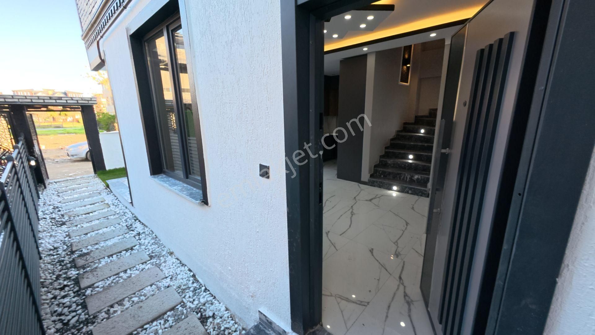 Sakarya Kocaali'de Deniz Gören Geniş Bahçeli 3+1 Modern Villa - Görsel 6