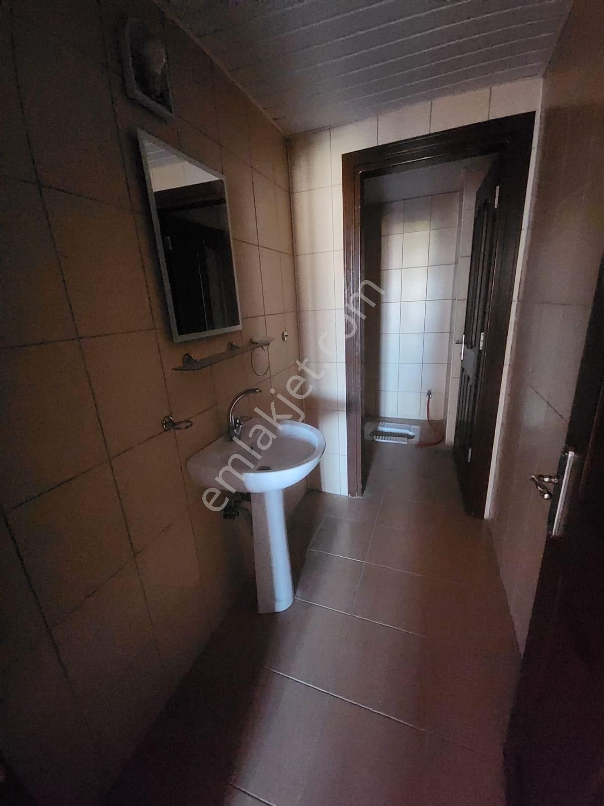 Dutlubahçe Mahallesi Cadde Üzerindenet 160 M² • 3+1 • Ebeveyn Banyolu • Asansörlü - Görsel 3