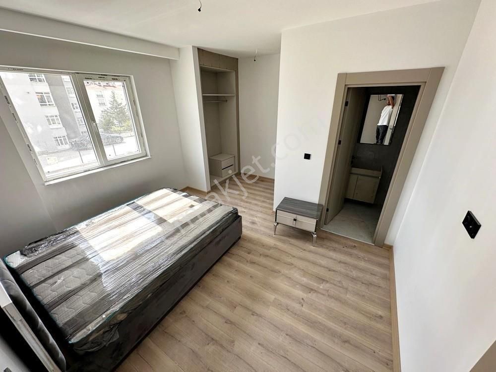 Metro Yakını 3 Bloklu Kilerli Katta G.odalı Megalüx 2+1!! - Görsel 14