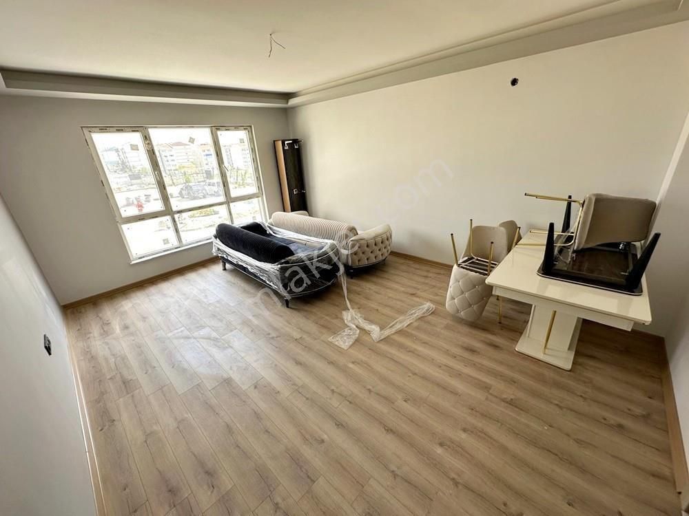 Metro Yakını 3 Bloklu Kilerli Katta G.odalı Megalüx 2+1!! - Görsel 8