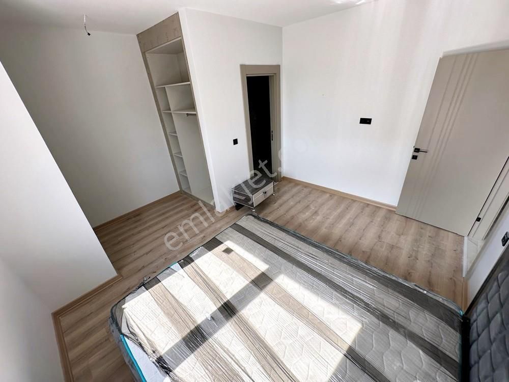 Metro Yakını 3 Bloklu Kilerli Katta G.odalı Megalüx 2+1!! - Görsel 15