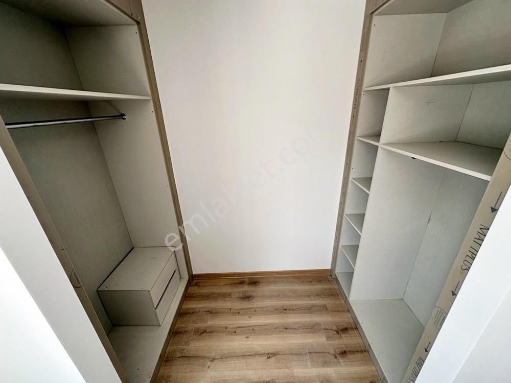 Metro Yakını 3 Bloklu Kilerli Katta G.odalı Megalüx 2+1!! - Görsel 16