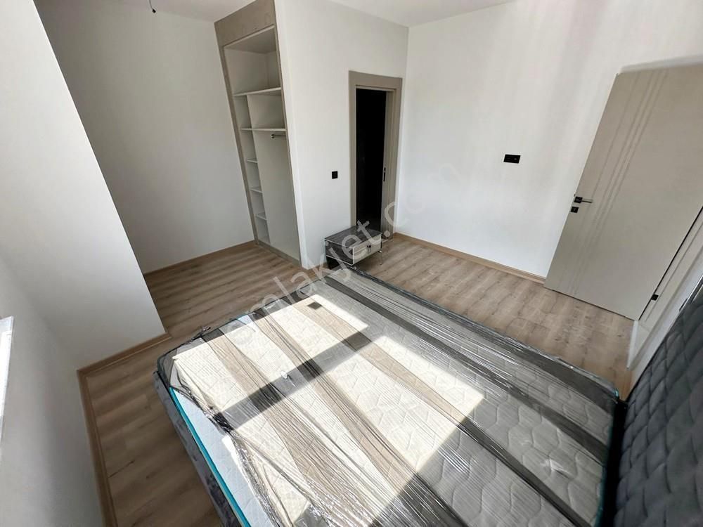 Metro Yakını 3 Bloklu Kilerli Katta G.odalı Megalüx 2+1!! - Görsel 20