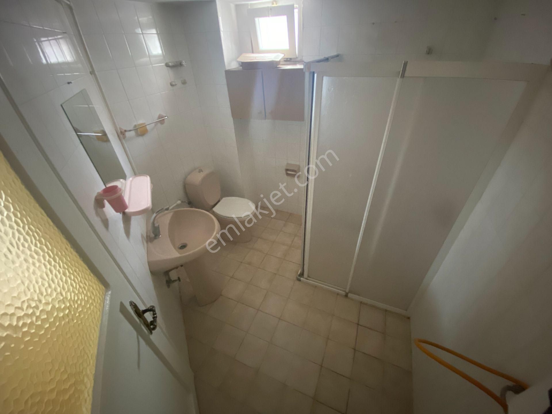 Jet'ten Akçay Merkezde Ön Cephe Geniş Balkonlu 2+1 Kiralık Daire - Görsel 26