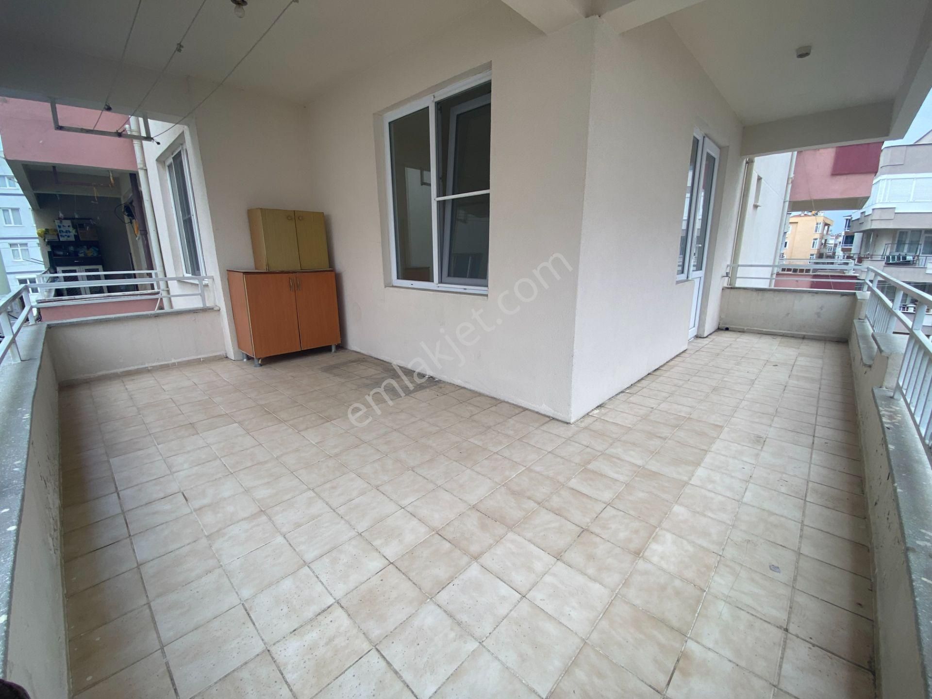 Jet'ten Akçay Merkezde Ön Cephe Geniş Balkonlu 2+1 Kiralık Daire - Görsel 29