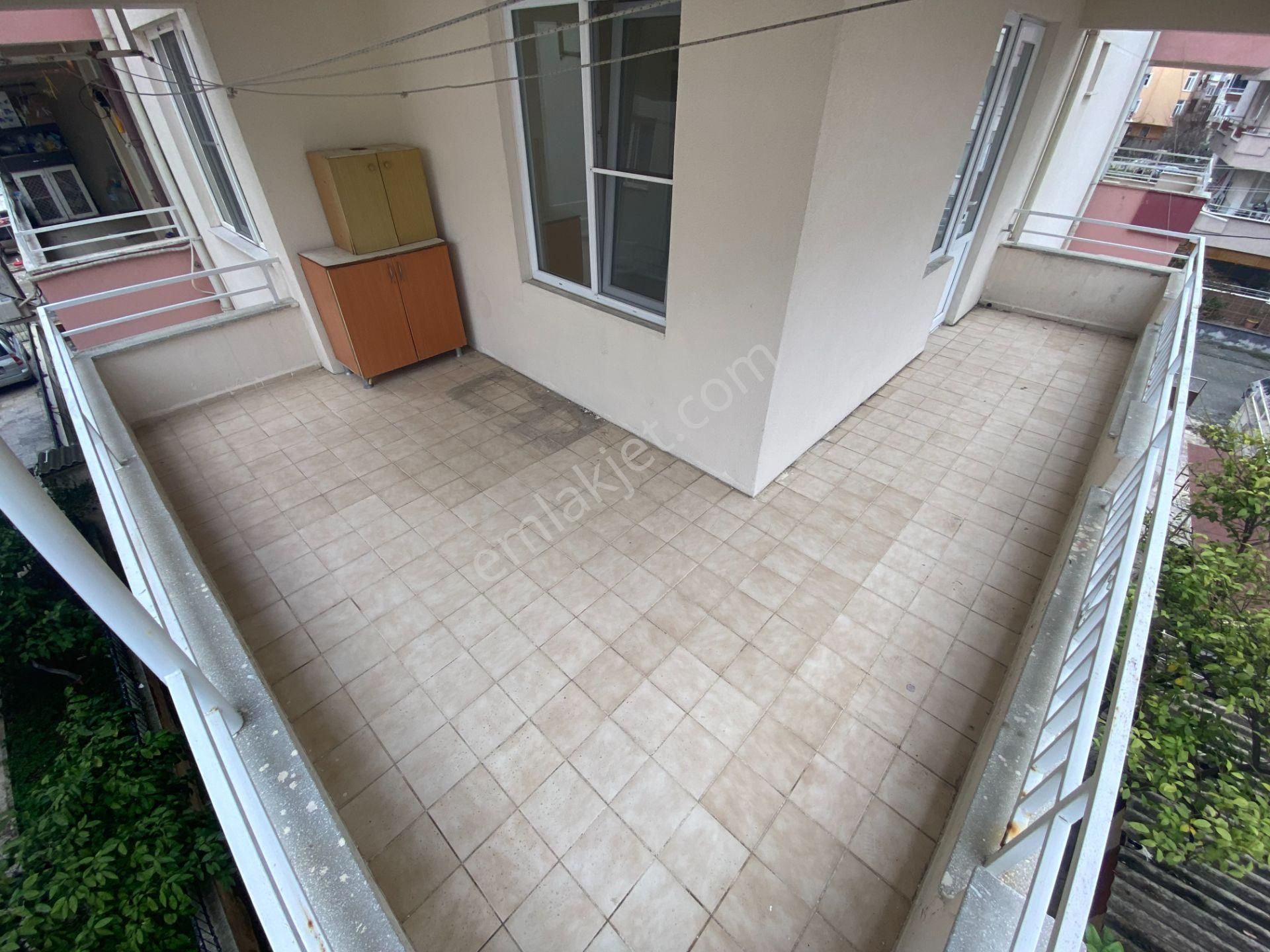 Jet'ten Akçay Merkezde Ön Cephe Geniş Balkonlu 2+1 Kiralık Daire - Görsel 30