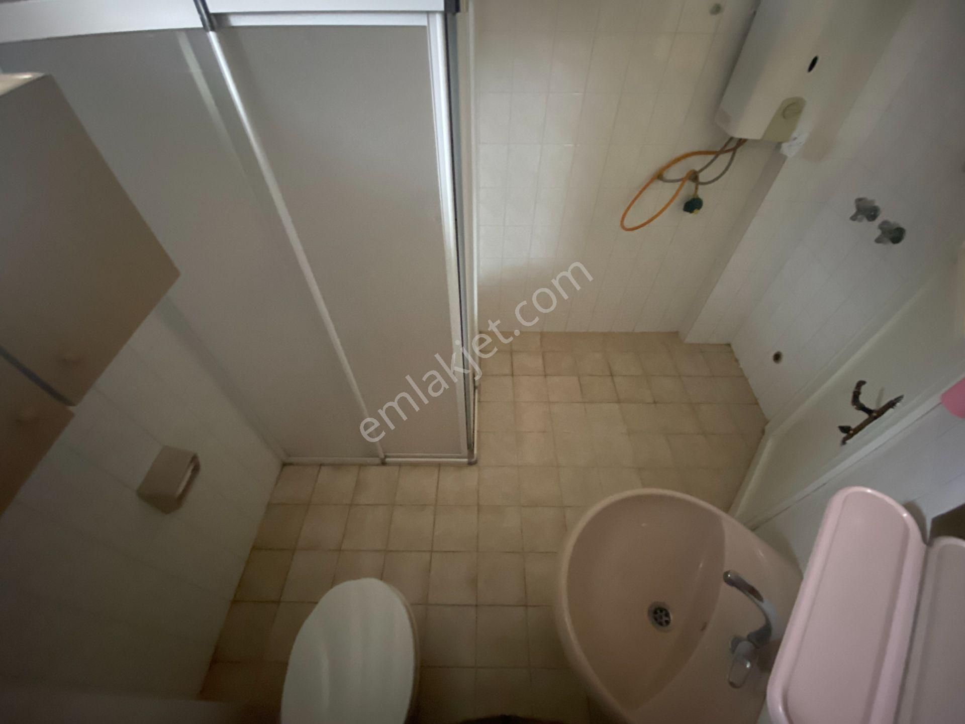 Jet'ten Akçay Merkezde Ön Cephe Geniş Balkonlu 2+1 Kiralık Daire - Görsel 25