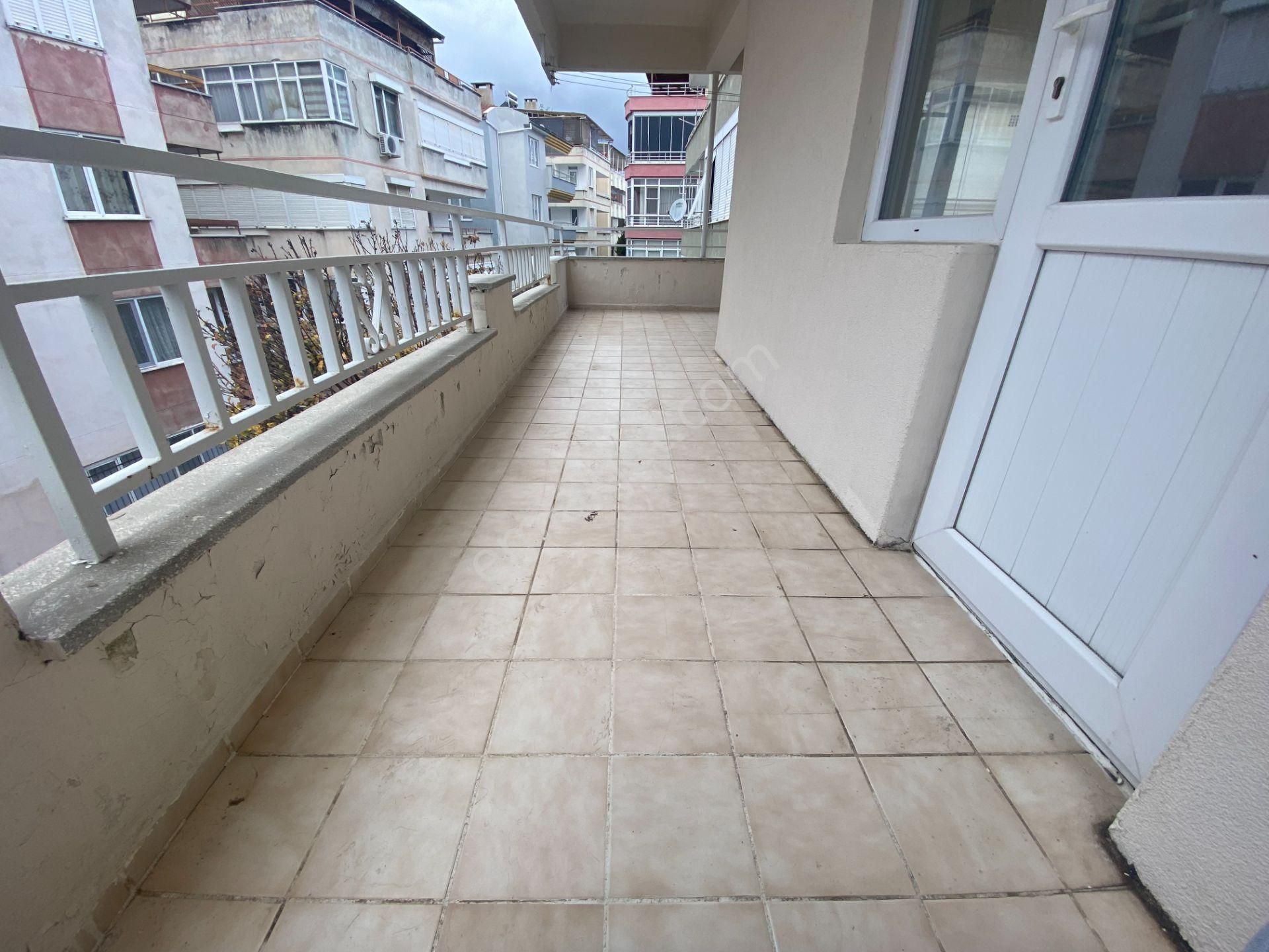 Jet'ten Akçay Merkezde Ön Cephe Geniş Balkonlu 2+1 Kiralık Daire - Görsel 28