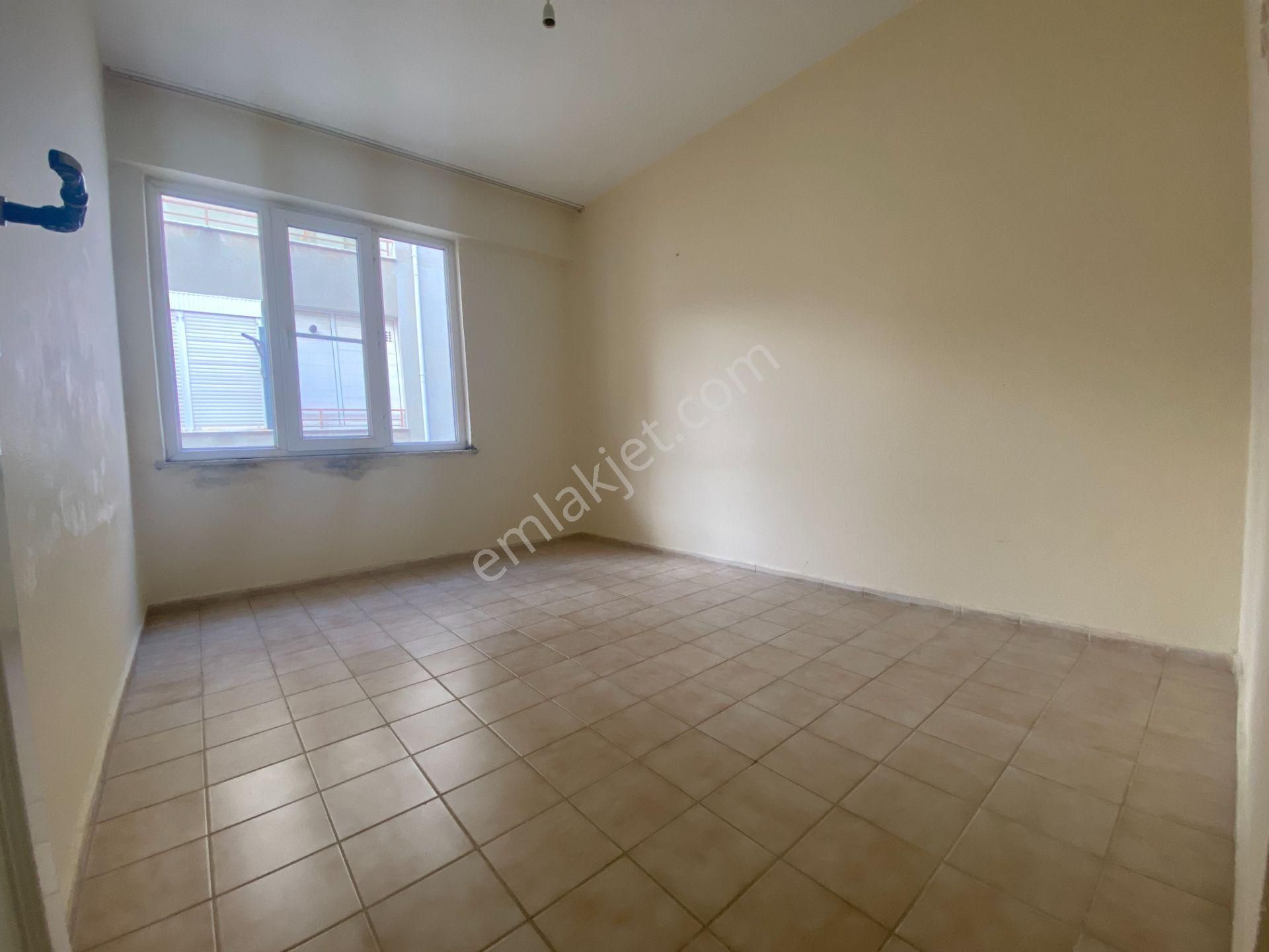 Jet'ten Akçay Merkezde Ön Cephe Geniş Balkonlu 2+1 Kiralık Daire - Görsel 16