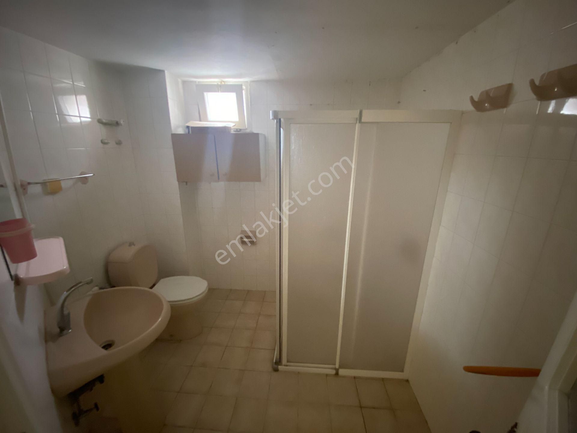 Jet'ten Akçay Merkezde Ön Cephe Geniş Balkonlu 2+1 Kiralık Daire - Görsel 27