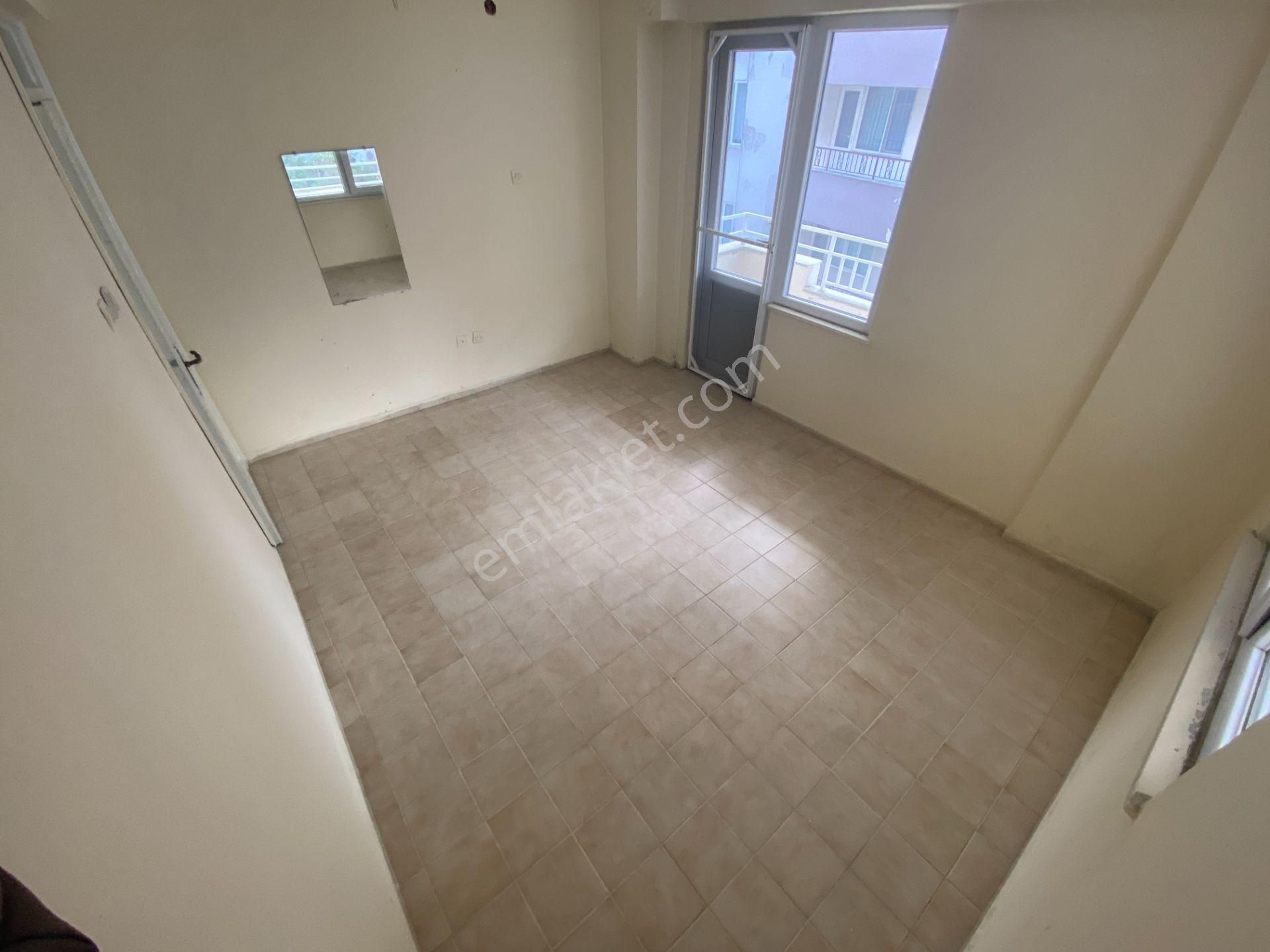 Jet'ten Akçay Merkezde Ön Cephe Geniş Balkonlu 2+1 Kiralık Daire - Görsel 15