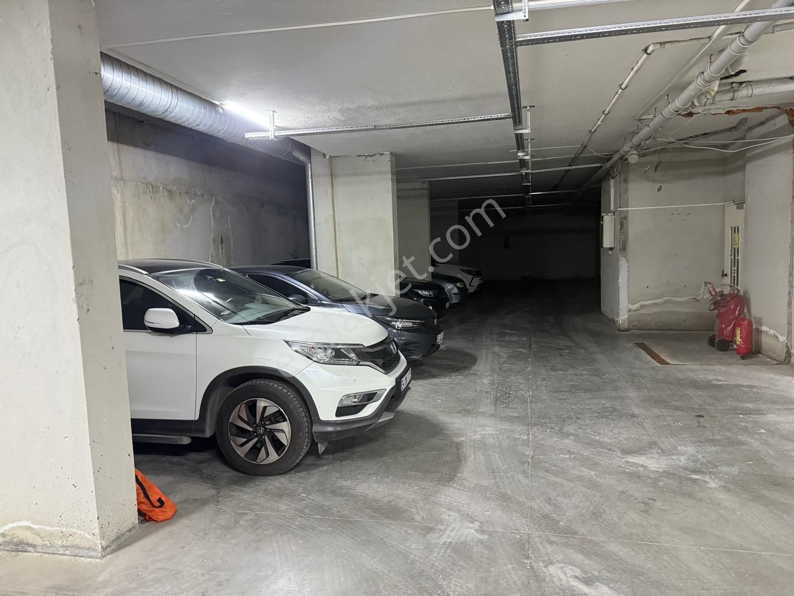 Barış'tan Soğuksu Fulya Sokakta 155 M2 3+1 Lüks Kapalı Otoparklı - Görsel 19