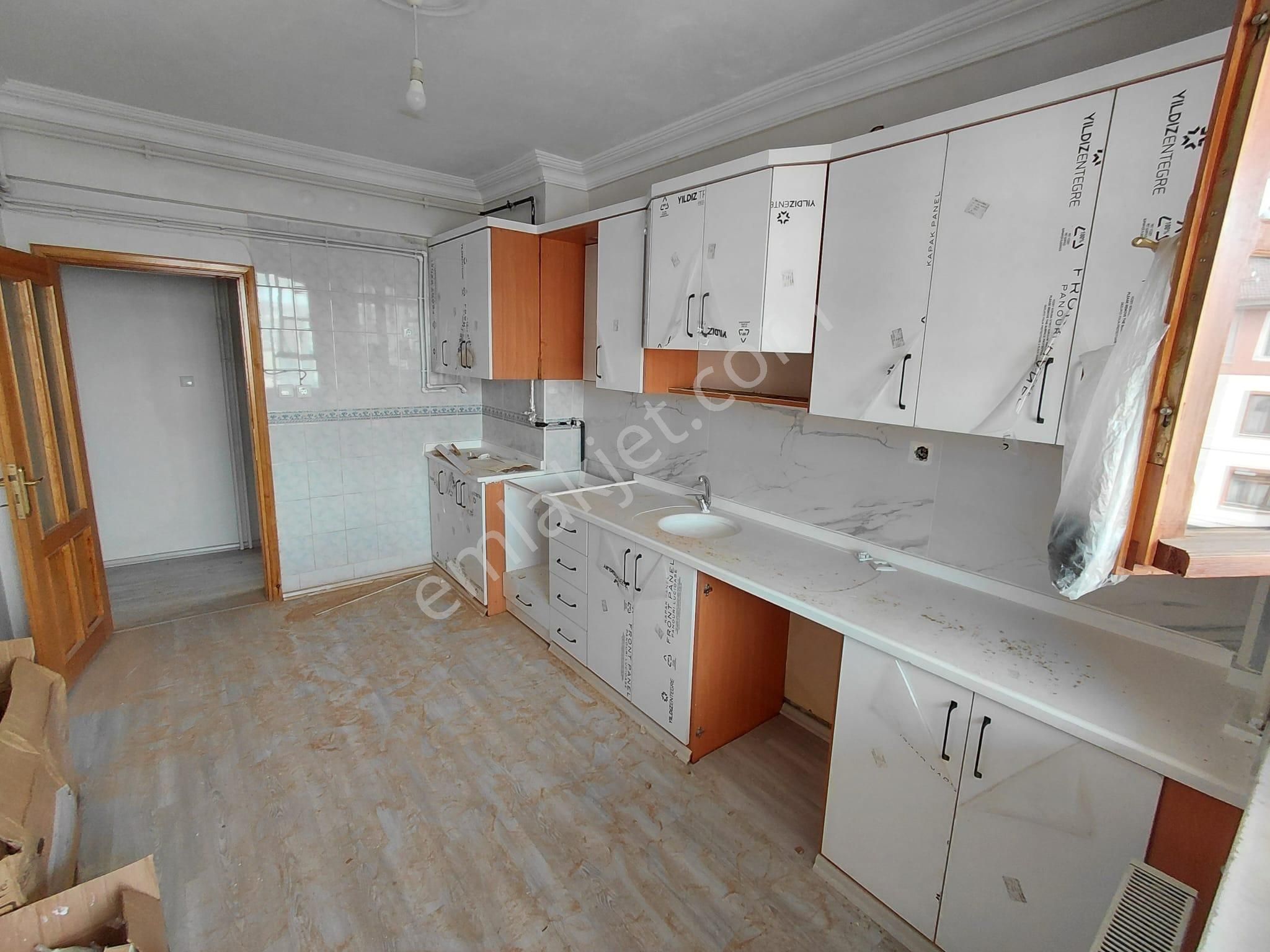 Emrah Çiftci'den Selçuklu Yazır Mah.beyhekim Cad.yanı Kiralık 3+1 Arakat Kombili Daire - Görsel 3