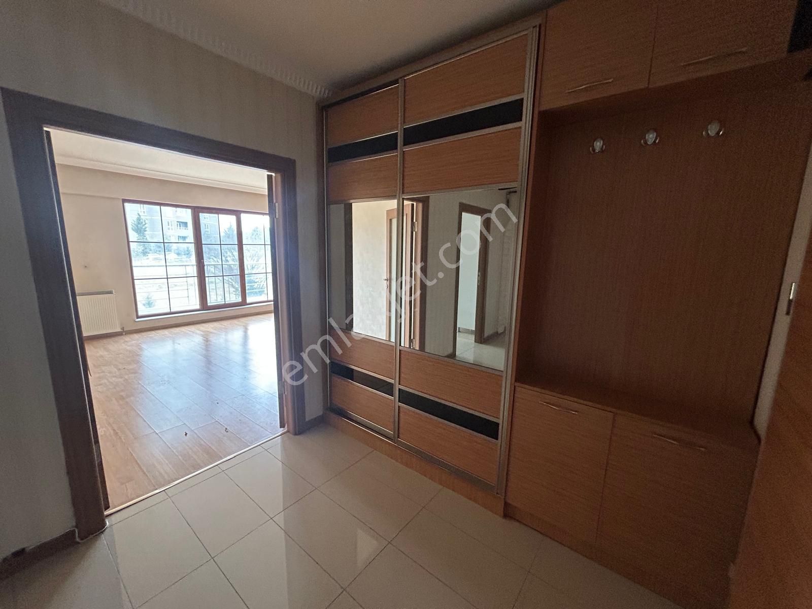 Batıkent Çakırlar Seçkin Gül Sitesi'nde 3+1 Kiralık Daire - Görsel 8