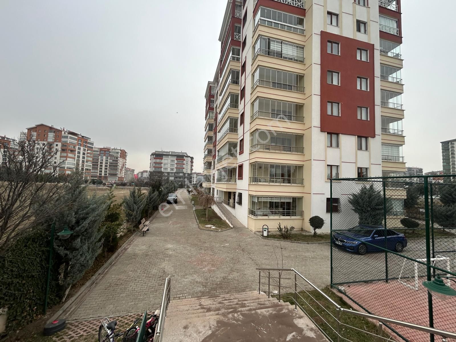 Batıkent Çakırlar Seçkin Gül Sitesi'nde 3+1 Kiralık Daire - Görsel 2