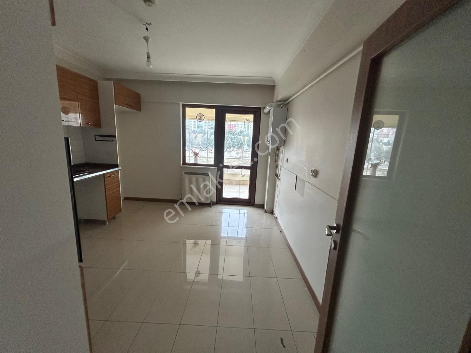 Batıkent Çakırlar Seçkin Gül Sitesi'nde 3+1 Kiralık Daire - Görsel 12