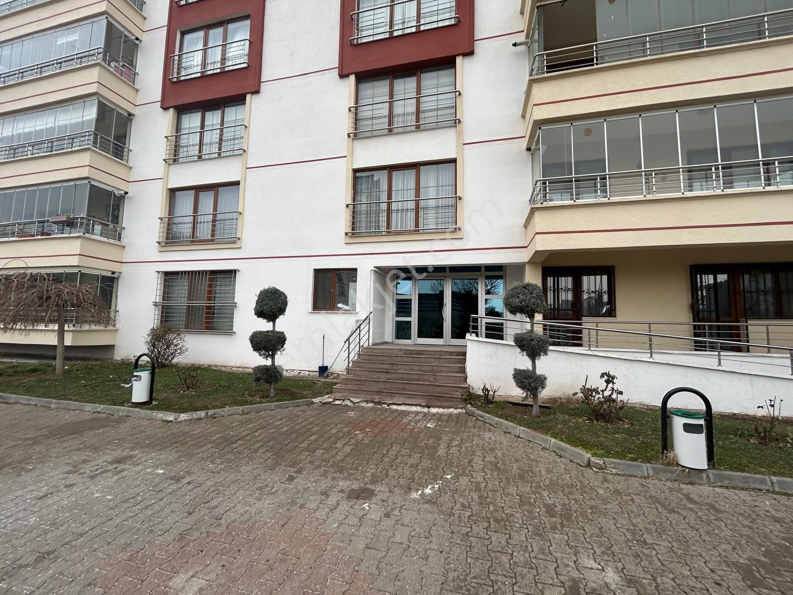 Batıkent Çakırlar Seçkin Gül Sitesi'nde 3+1 Kiralık Daire - Görsel 3