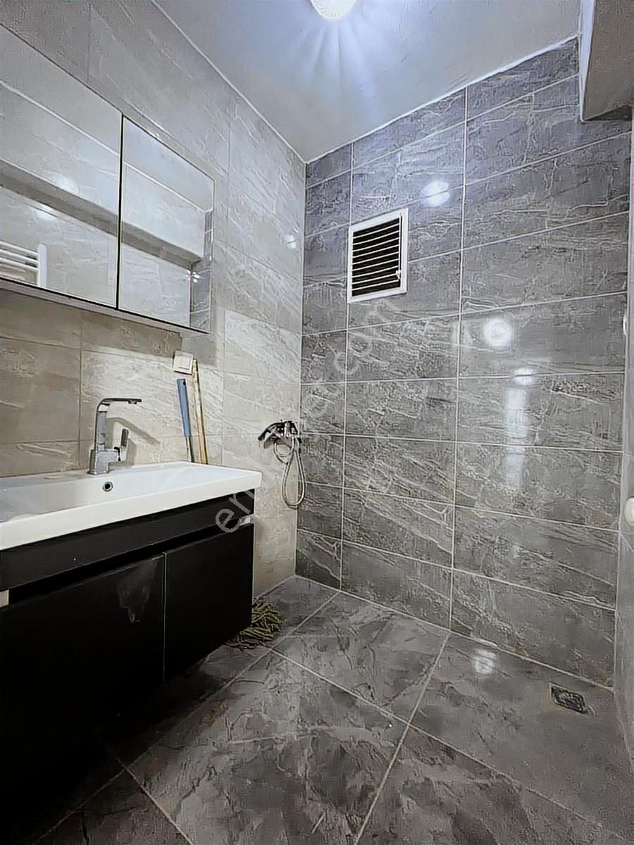 Karakeçili Cad. Üzeri Full Yapılı Asansörlü {katta} 4+1 Dublex - Görsel 13