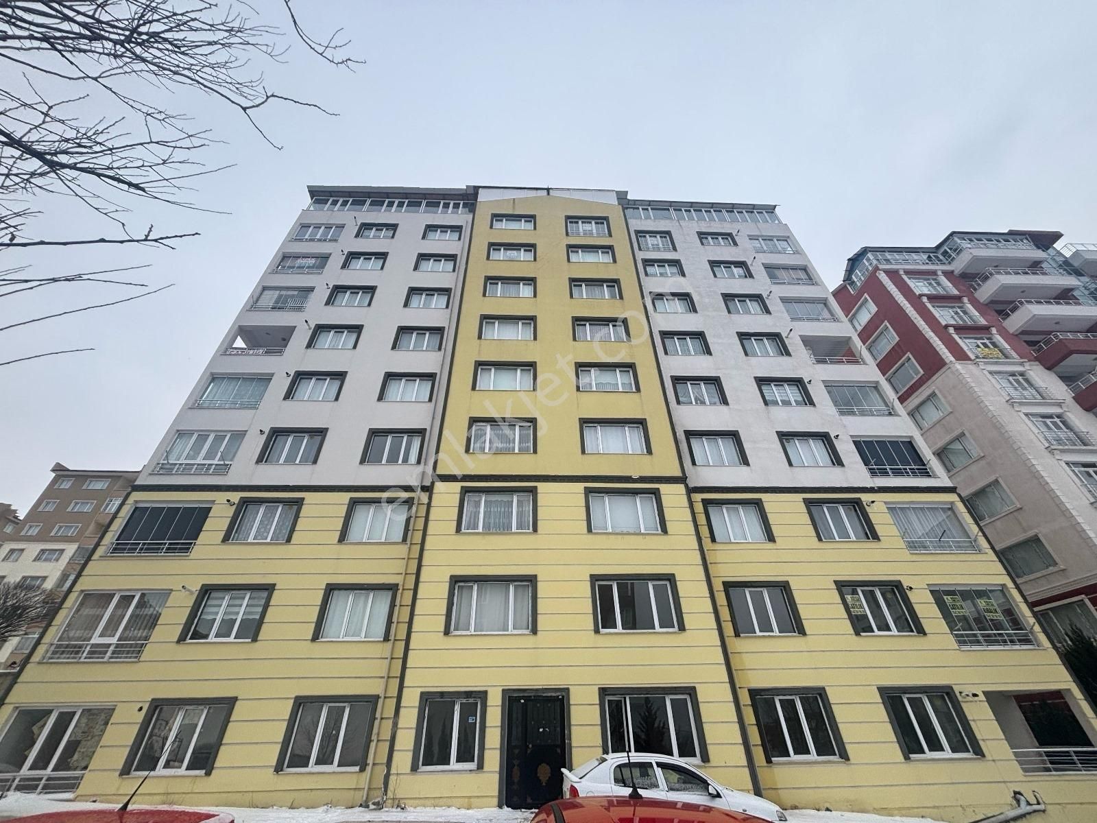 Türker Emlak'tan Üniversite Yolu Geniş 4+1 Daire