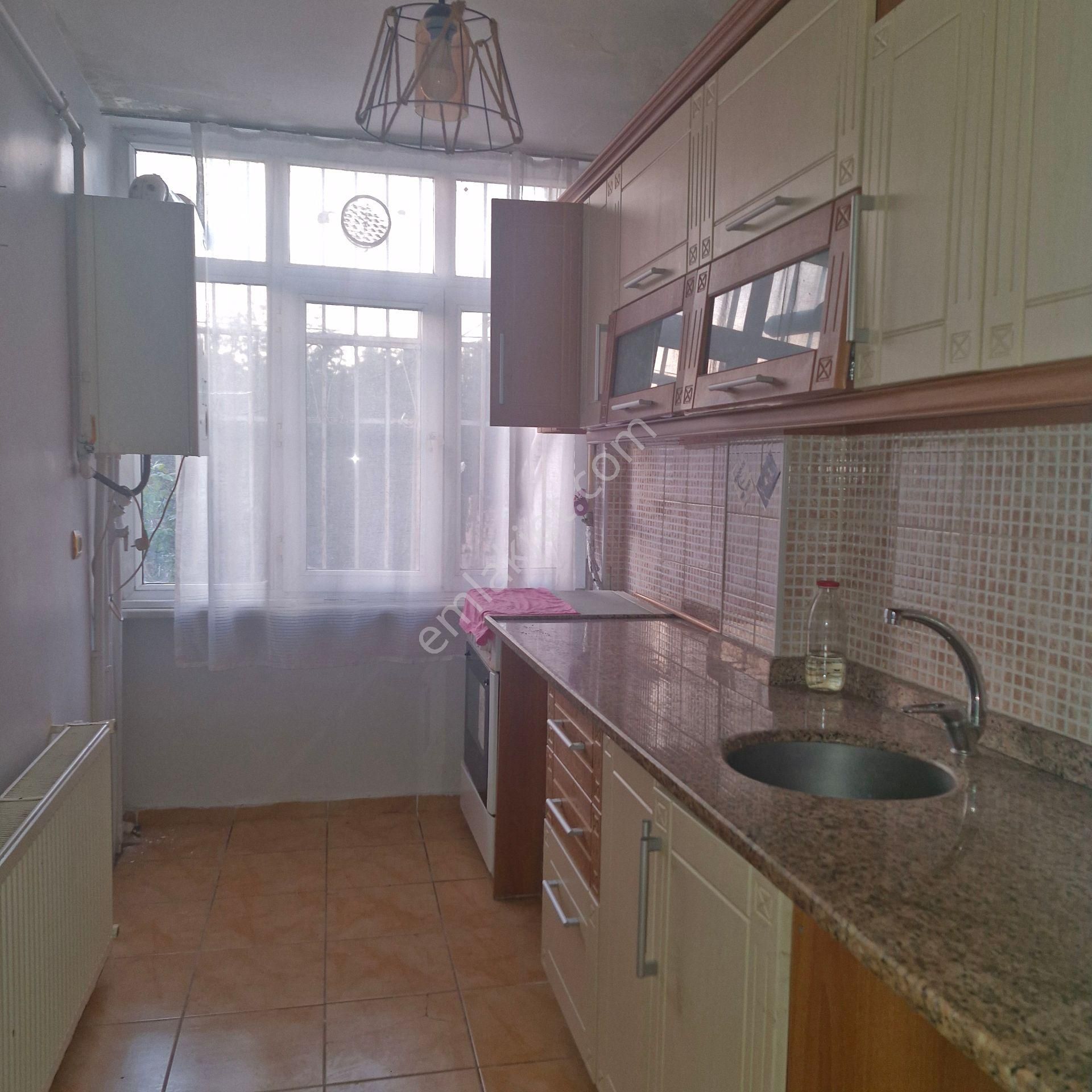 Akşenden Fatih Silivrikapa Yeni Çeşme Sokakta 1+1 Full Yapılı Kiralık Yüksek Giriş Kat - Görsel 10