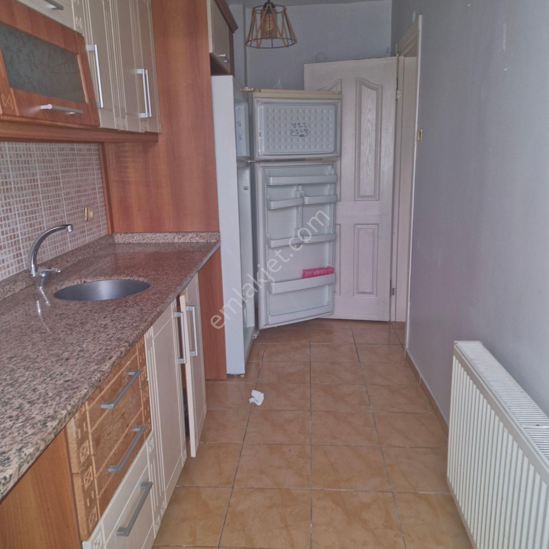 Akşenden Fatih Silivrikapa Yeni Çeşme Sokakta 1+1 Full Yapılı Kiralık Yüksek Giriş Kat - Görsel 11
