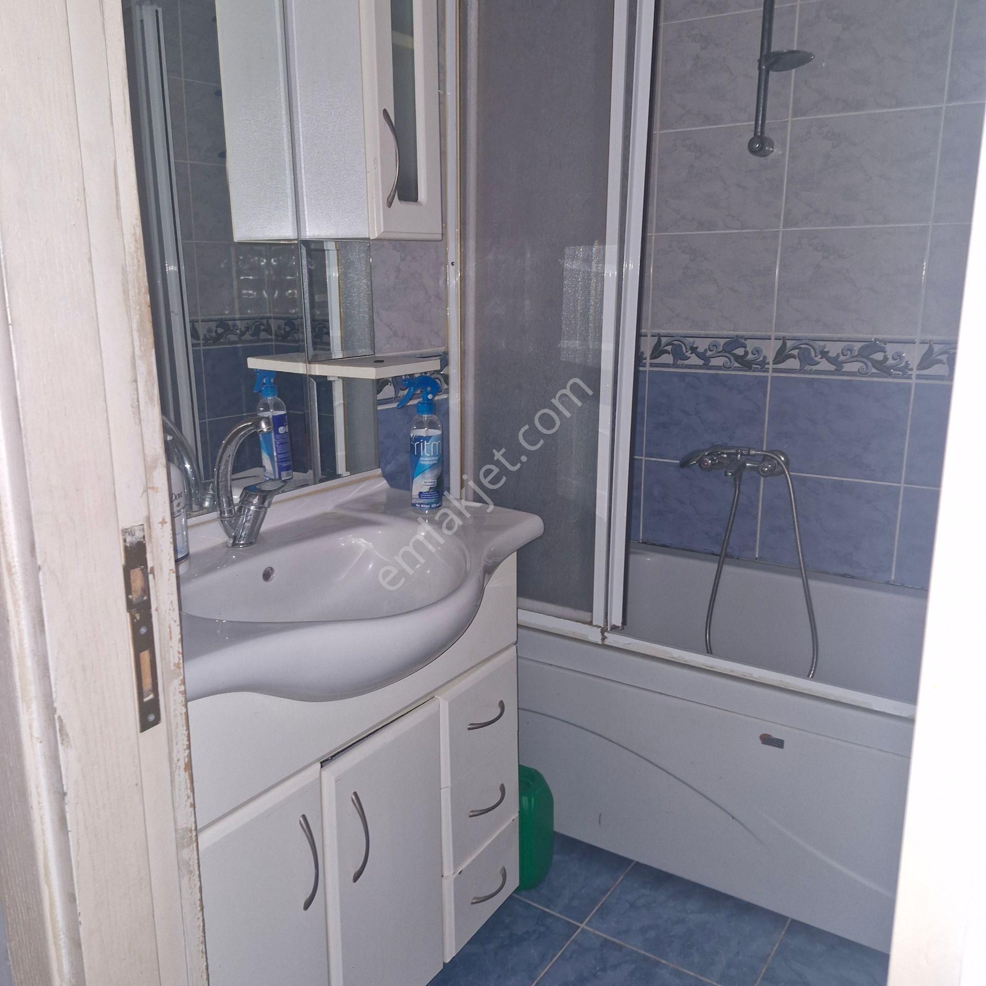 Akşenden Fatih Silivrikapa Yeni Çeşme Sokakta 1+1 Full Yapılı Kiralık Yüksek Giriş Kat - Görsel 7