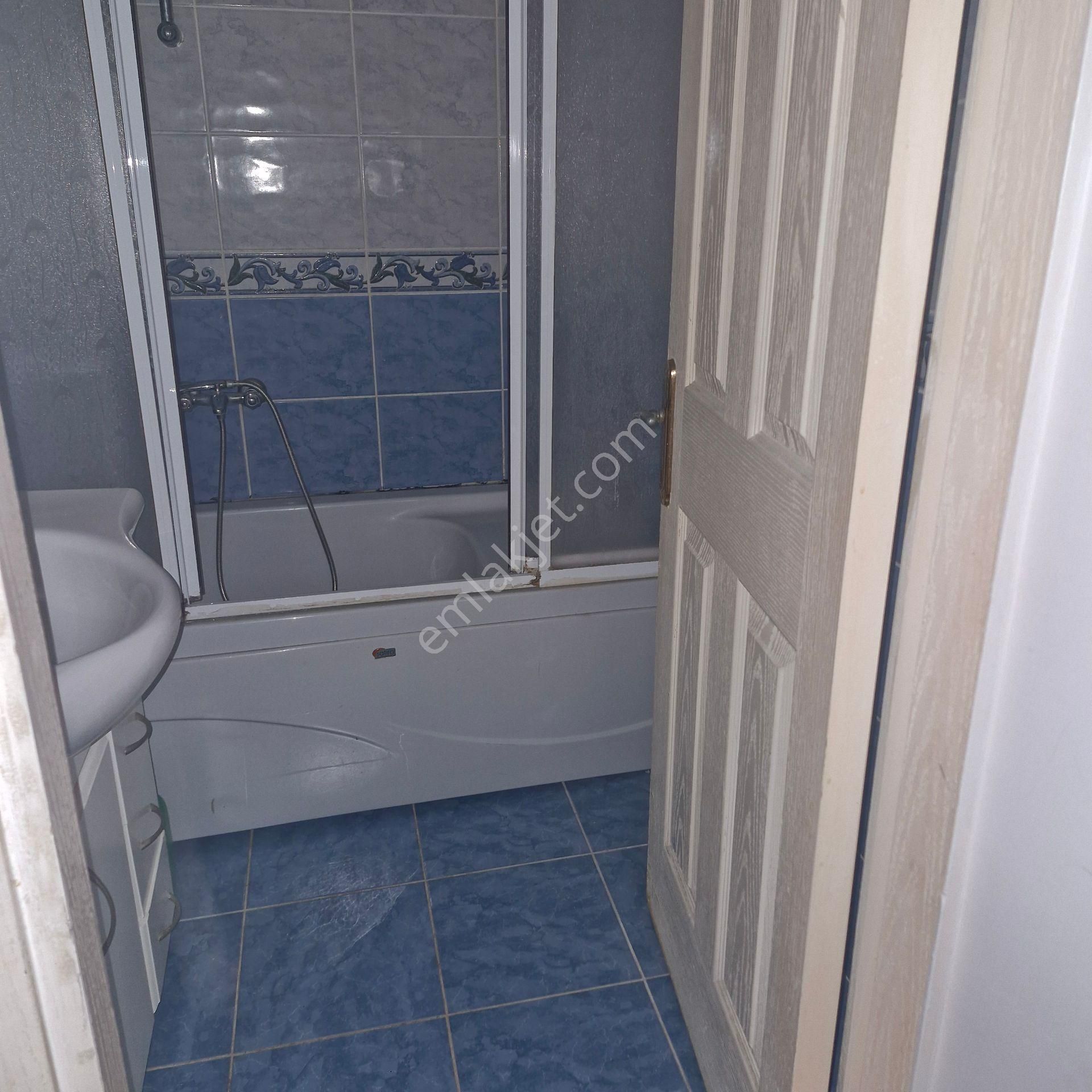 Akşenden Fatih Silivrikapa Yeni Çeşme Sokakta 1+1 Full Yapılı Kiralık Yüksek Giriş Kat - Görsel 9
