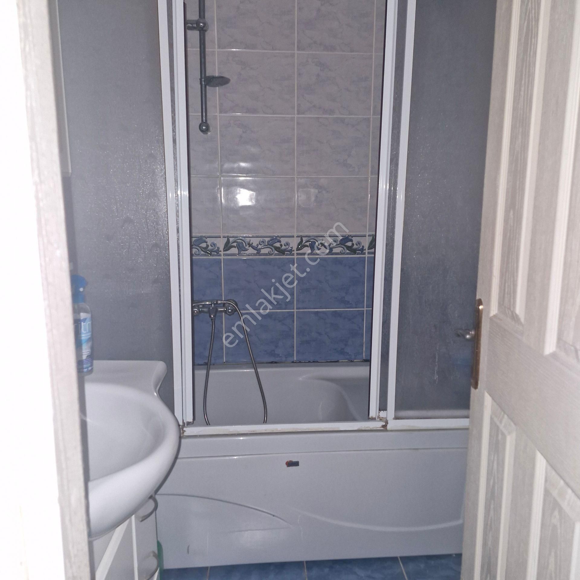 Akşenden Fatih Silivrikapa Yeni Çeşme Sokakta 1+1 Full Yapılı Kiralık Yüksek Giriş Kat - Görsel 8