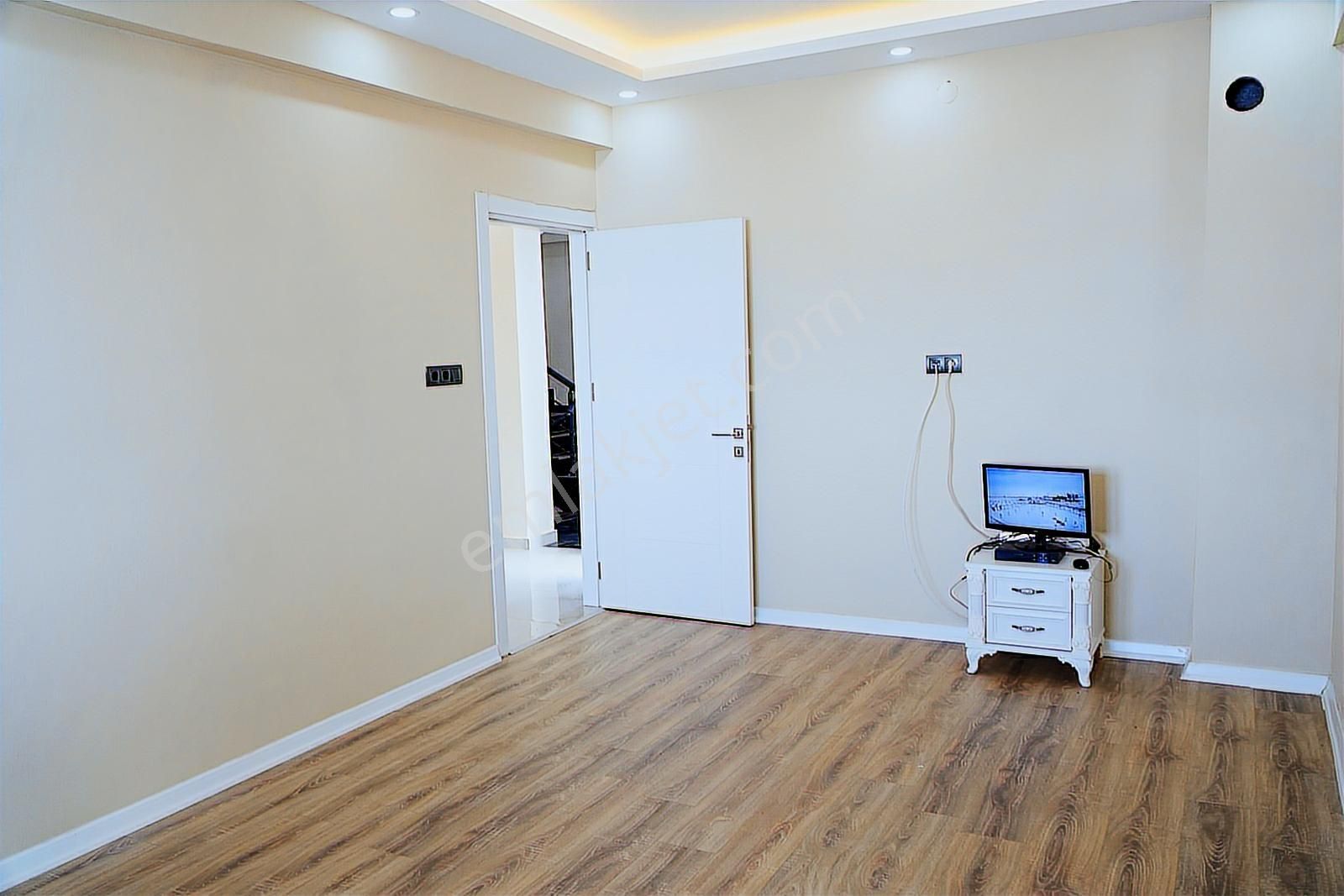 Şanlıurfa Yarımtapede Lüks, Bahçeli Kiralık Villa - Görsel 8