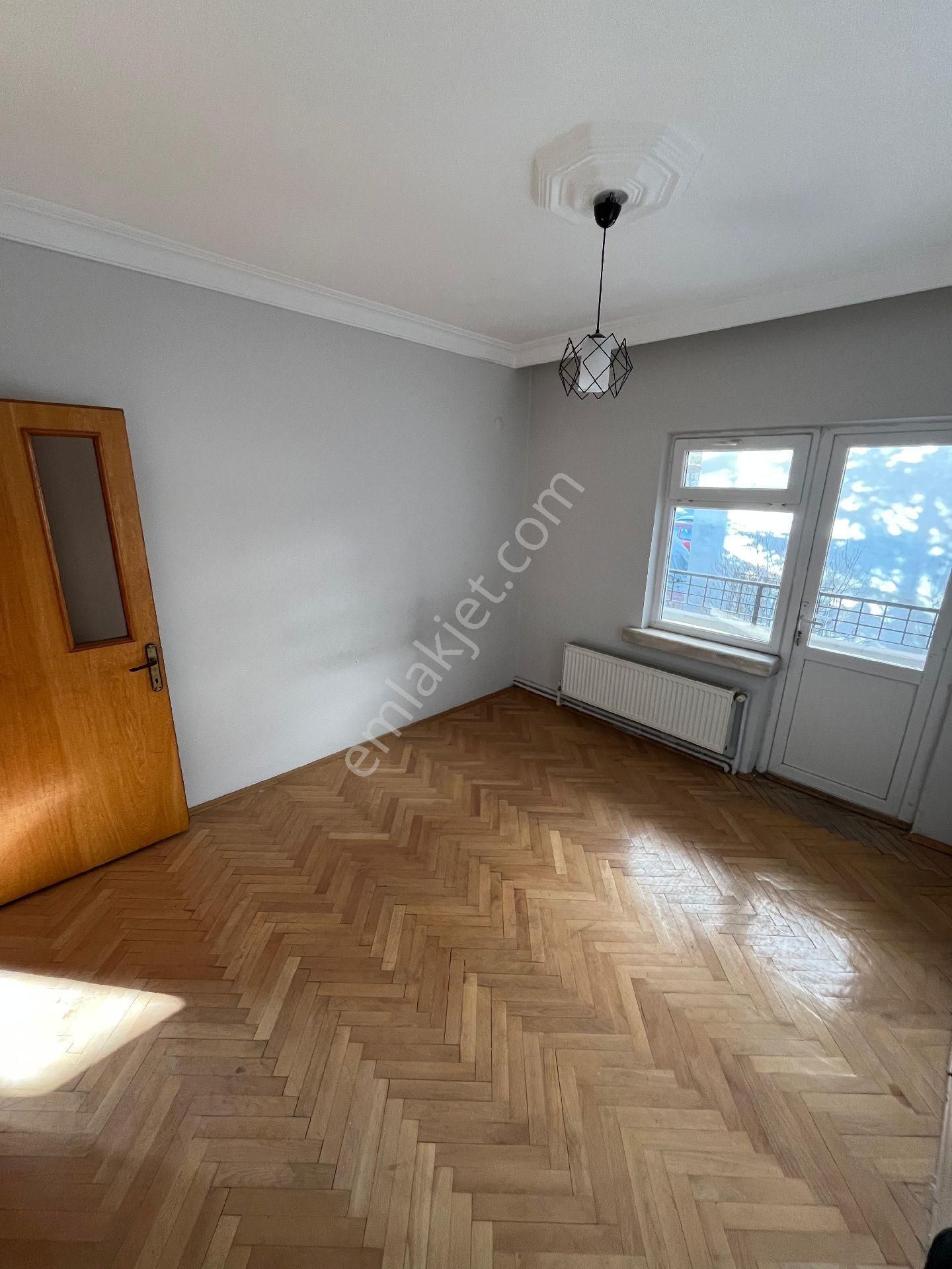 Pursaklar Belediye Karşısı 1 Kat 3+1 Kiralık - Görsel 11