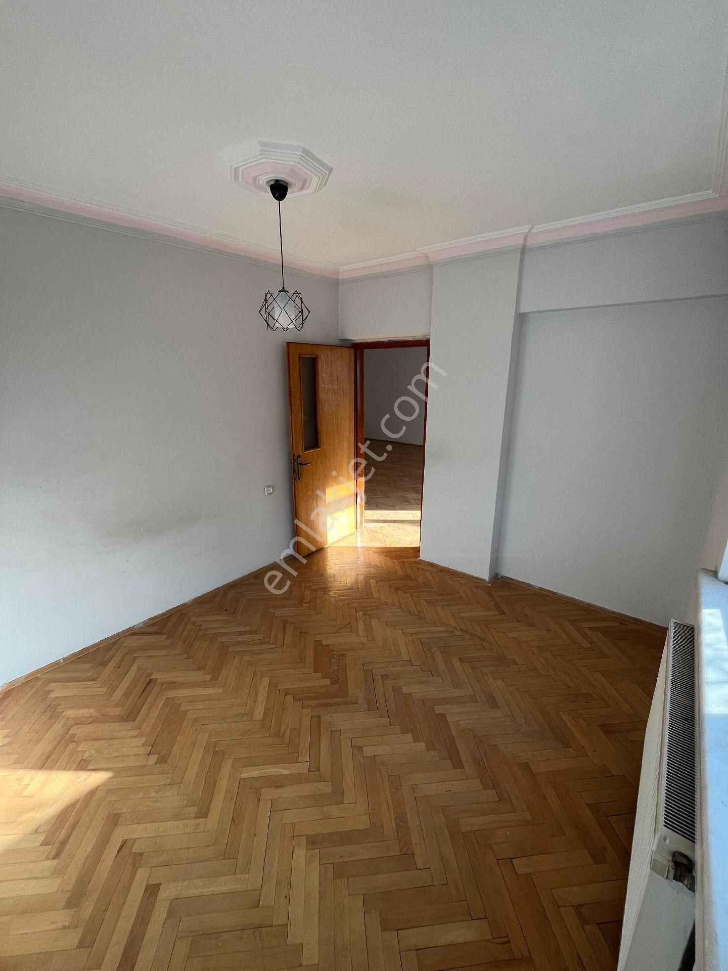 Pursaklar Belediye Karşısı 1 Kat 3+1 Kiralık - Görsel 5