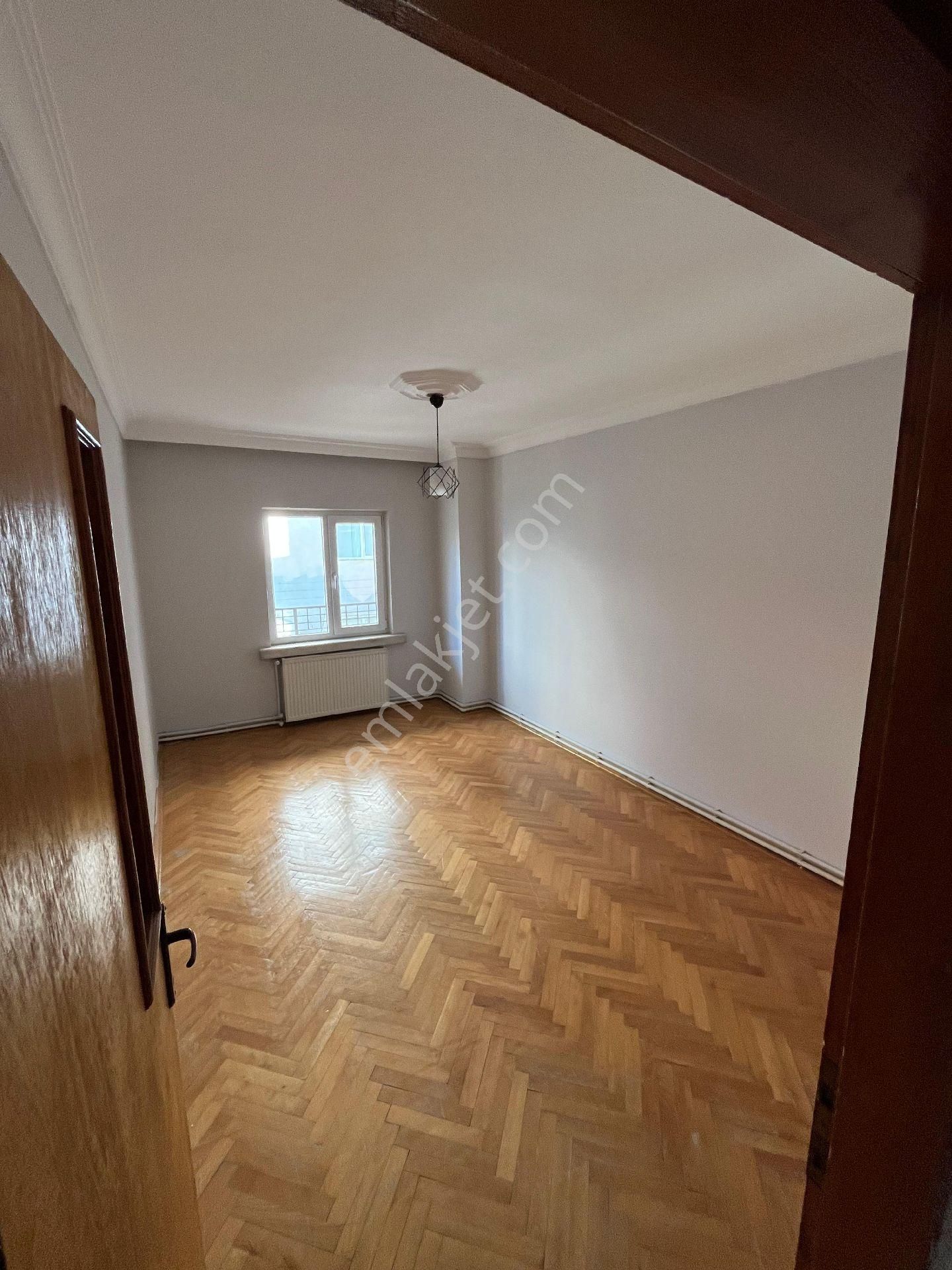 Pursaklar Belediye Karşısı 1 Kat 3+1 Kiralık - Görsel 13