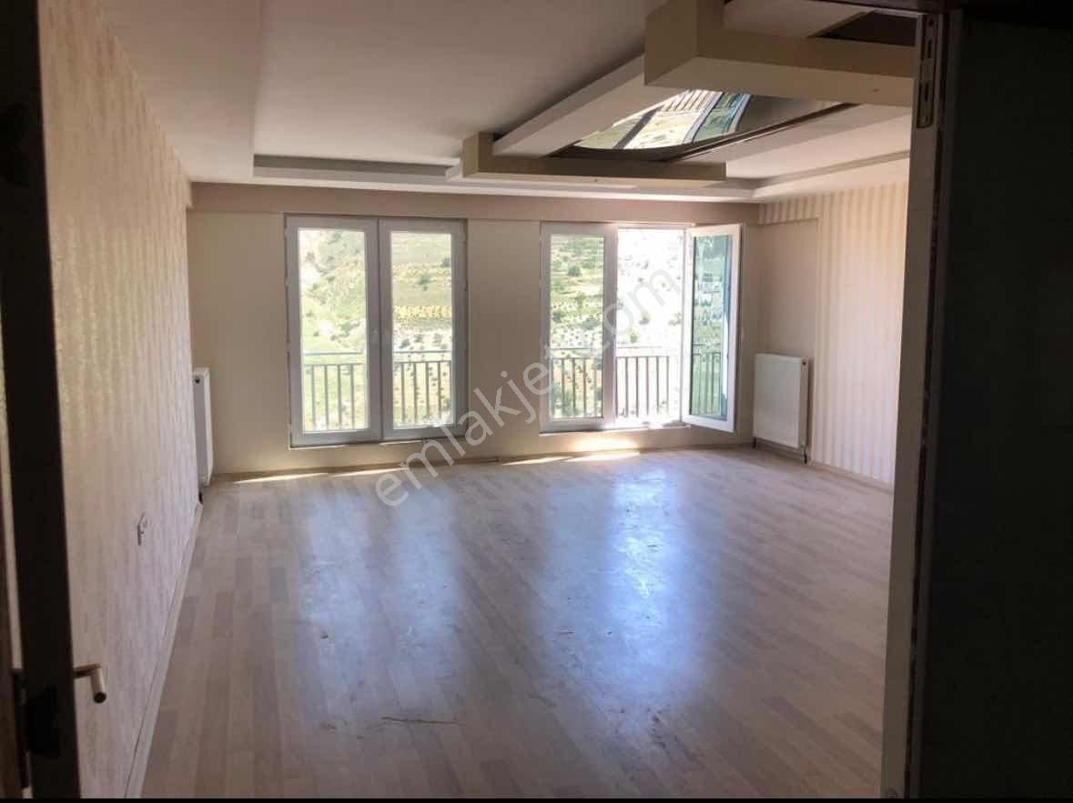 Sürer Emlak`tan Satılık 4,5+1 Dairemiz 14 Cü Katta Olup 260 M2 - Görsel 12