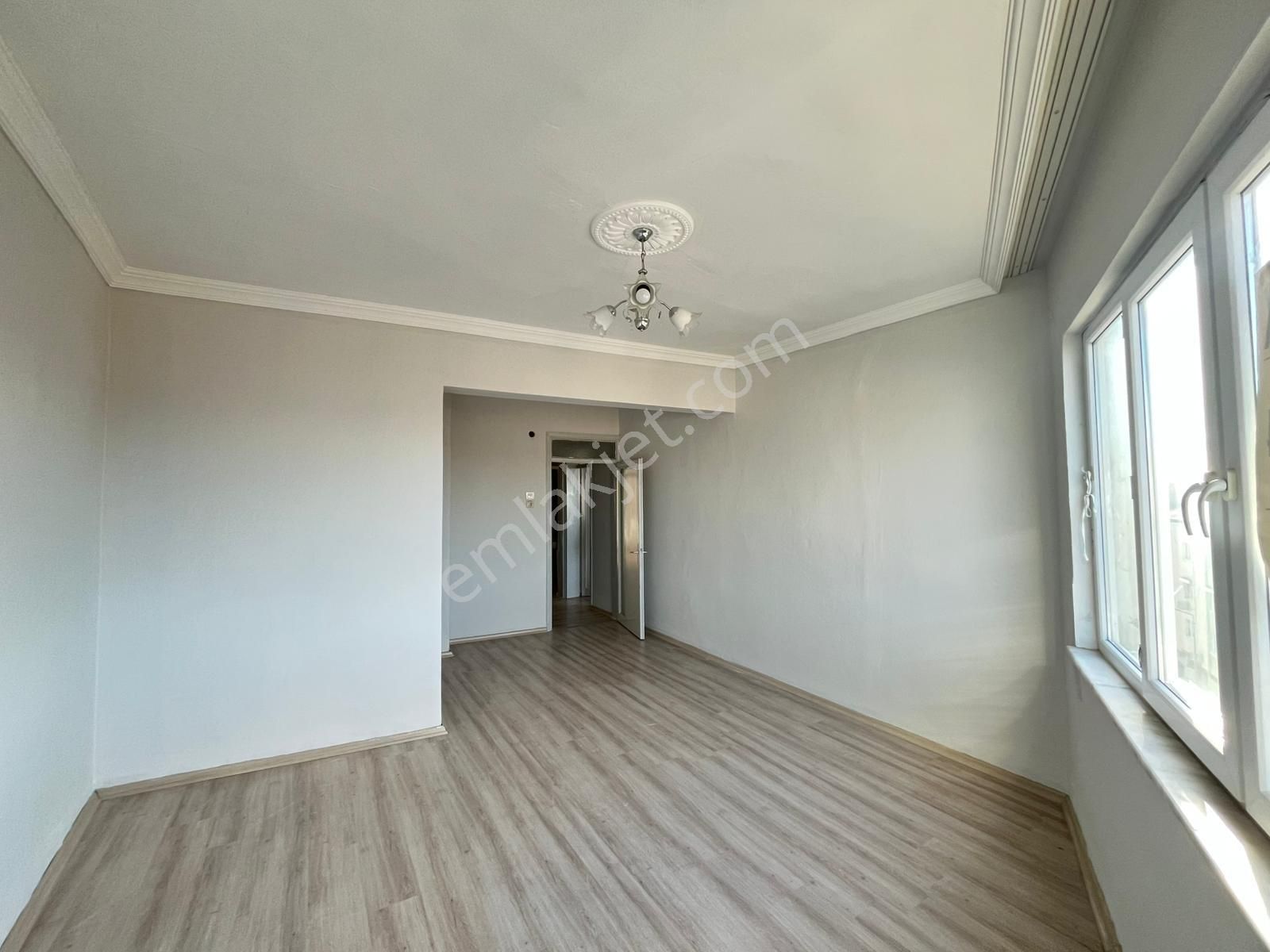 Aydoğdu Mahallesi Salı Pazarı Cadde Üzerinde 2+1 Satılık Daire - Görsel 4