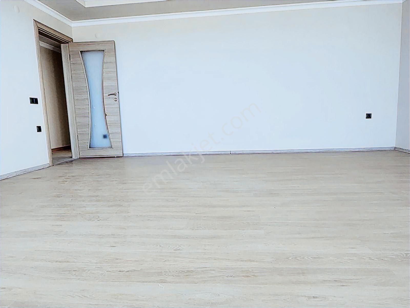 K. Denizinde Ful Deniz Manzaralı Ve Doğalgazlı Geniş 3+1 Daire - Görsel 12