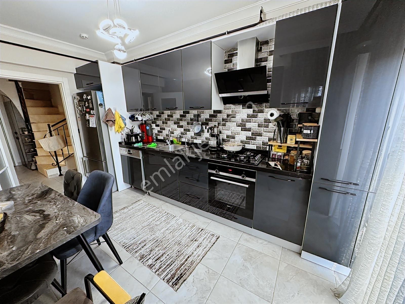 Bulutev İstasyon Kaplaner Park Sitesi 6+1 Satılık Dubleks - Görsel 2